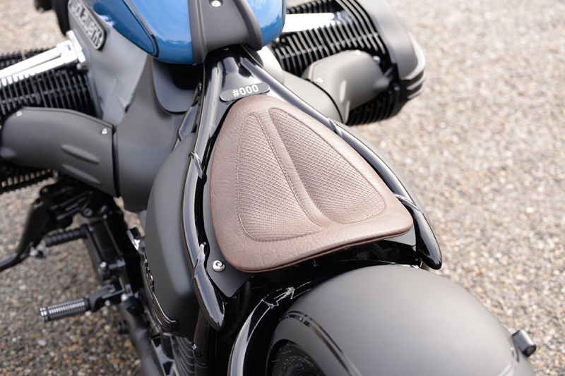 r18 bobber seat